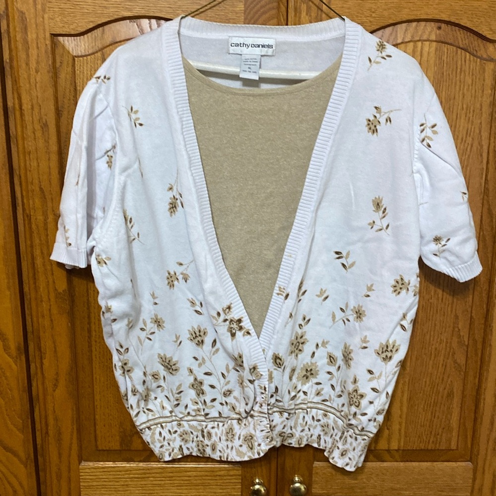 One piece Kathy Daniels sweater shirt size XL